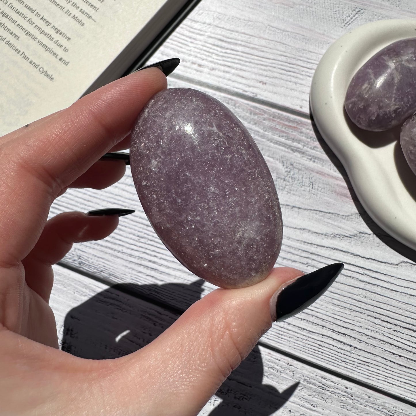 Palmstone in Lepidolite